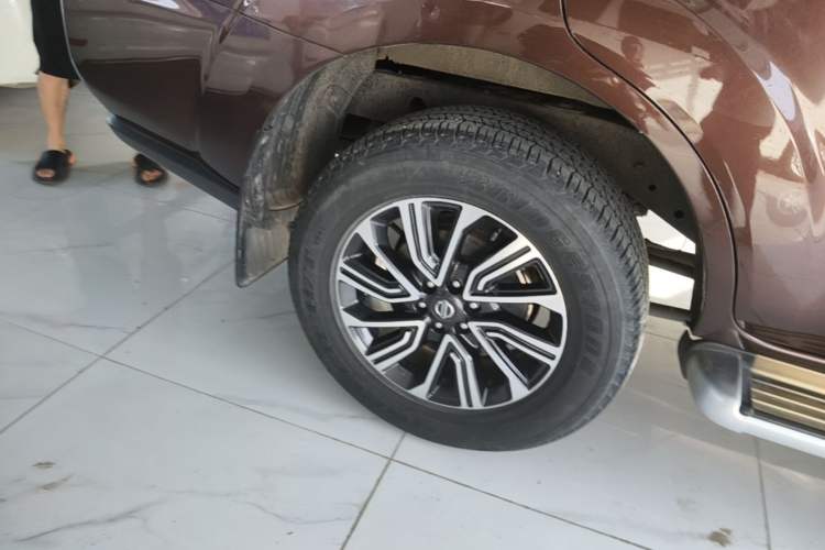 Used Nissan Terra 2018 2.5L Automatic 2WD Luxury Edition Right Rear Wheel Hub