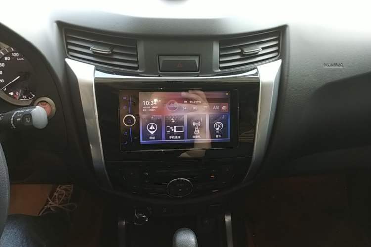 Used Nissan Terra 2018 2.5L Automatic 4x4 Luxury Edition Audio And AC Panel