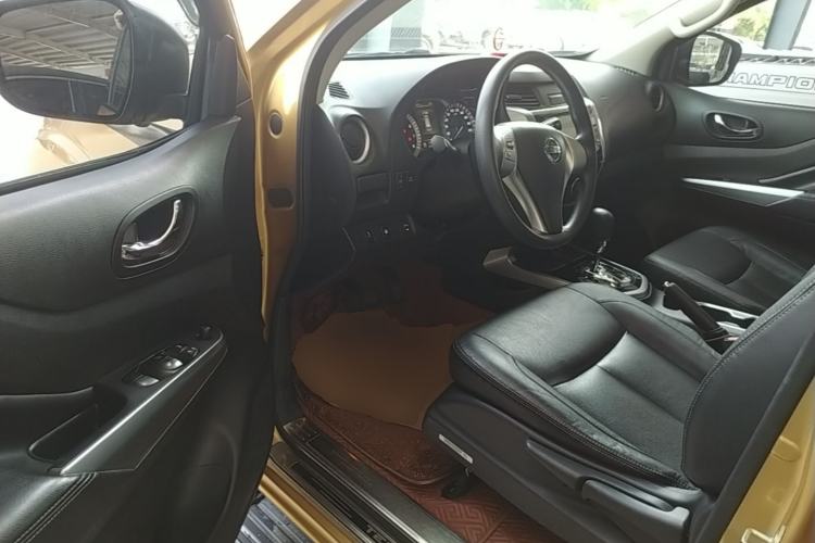 Used Nissan Terra 2018 2.5L Automatic 4x4 Luxury Edition Driver Seat