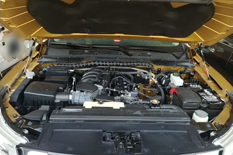 Used Nissan Terra 2018 2.5L Automatic 4x4 Luxury Edition Engine Bay