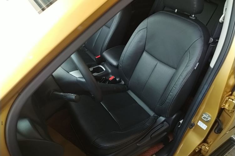 Used Nissan Terra 2018 2.5L Automatic 4x4 Luxury Edition Left Front Seat