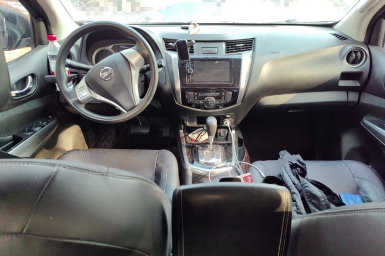 Used Nissan Terra 2018 2.5L Automatic 2WD Luxury Edition Center Console