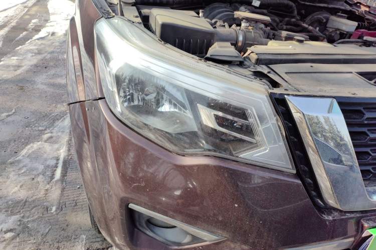 Used Nissan Terra 2018 2.5L Automatic 2WD Luxury Edition Right Front Headlight