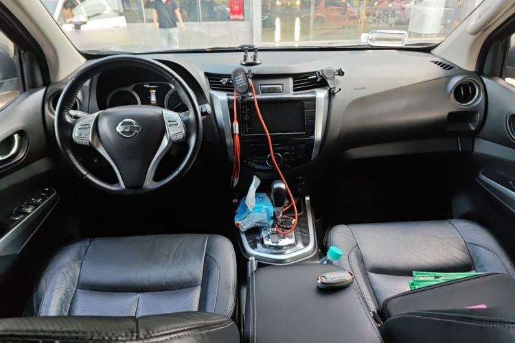 Used Nissan Terra 2018 2.5L Automatic 2WD Smart Enjoyment Version Center Console
