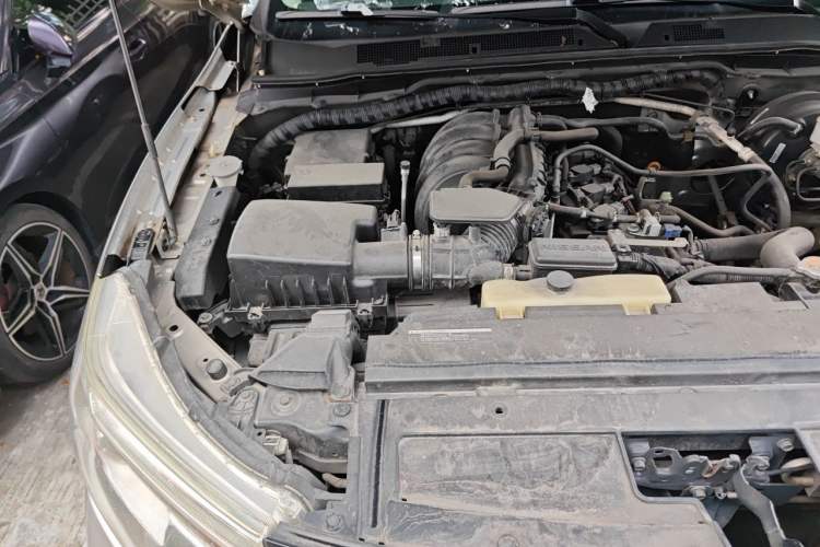 Used Nissan Terra 2018 2.5L Automatic 2WD Smart Enjoyment Version Engine Bay Right