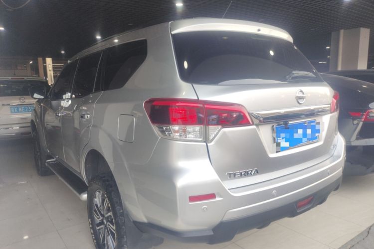 Used Nissan Terra 2018 2.5L Automatic 4x4 Luxury Edition Exterior 2