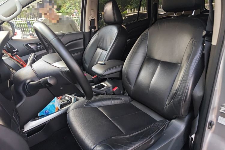 Used Nissan Terra 2018 2.5L Automatic 2WD Smart Enjoyment Version Left Front Seat