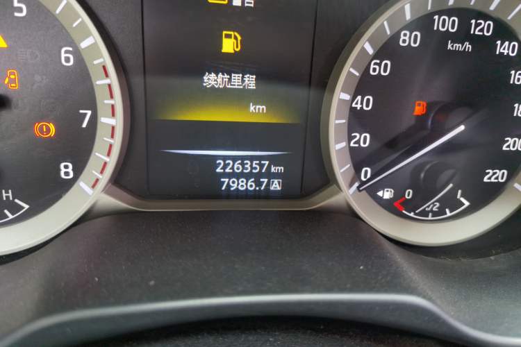Used Nissan Terra 2018 2.5L Manual Two-Wheel Drive Elite Edition Odometer Close Up