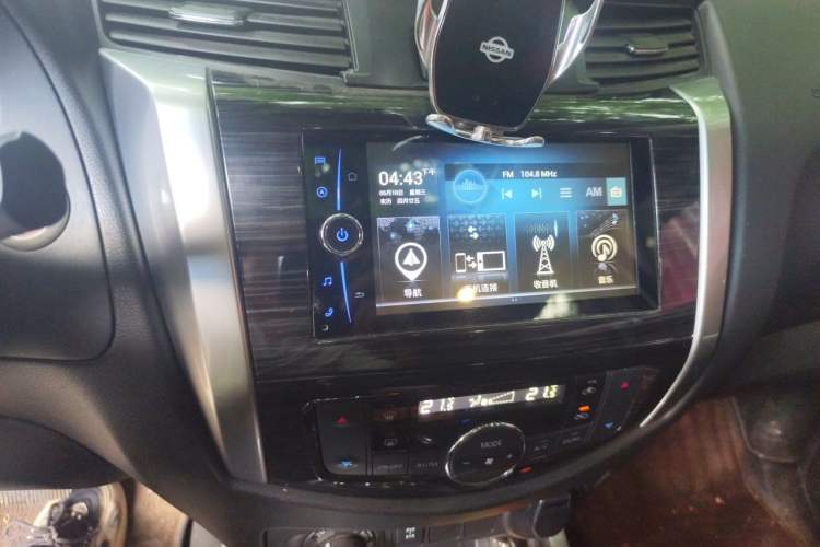 Used Nissan Terra 2018 2.5L Automatic 4x4 Flagship Edition Audio And AC Panel