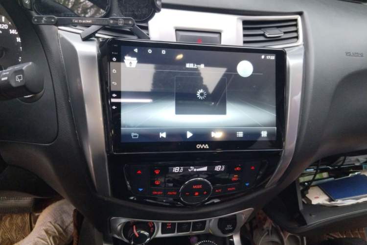 Used Nissan Terra 2018 2.5L Automatic 4x4 Luxury Edition Audio And AC Panel