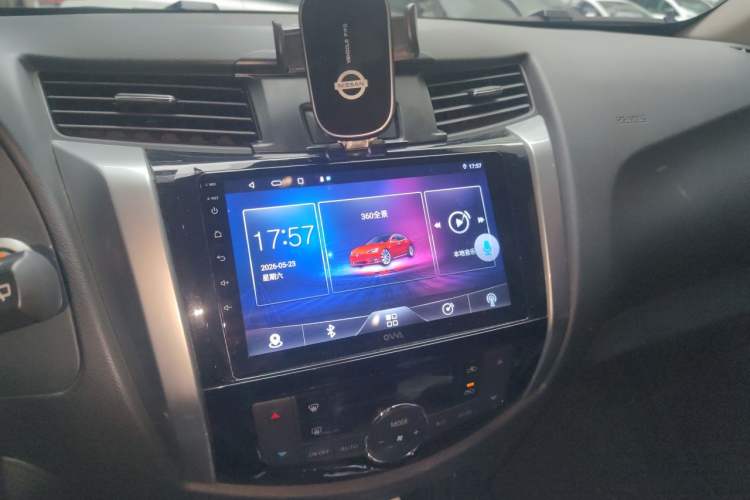 Used Nissan Terra 2018 2.5L Automatic 2WD Luxury Edition Audio And AC Panel