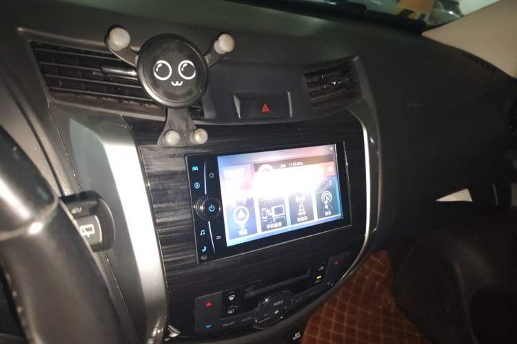 Used Nissan Terra 2018 2.5L Automatic 4x4 Flagship Edition Audio And AC Panel