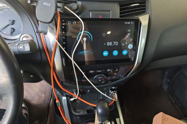 Used Nissan Terra 2018 2.5L Automatic 4x4 Flagship Edition Audio And AC Panel