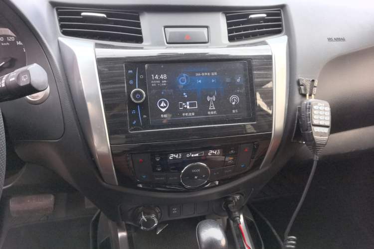 Used Nissan Terra 2018 2.5L Automatic 4x4 Flagship Edition Audio And AC Panel