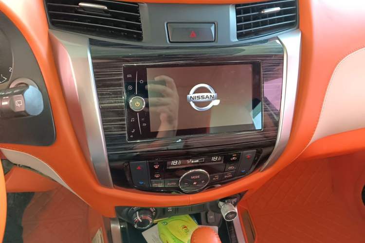 Used Nissan Terra 2018 2.5L Automatic 4x4 Flagship Edition Audio And AC Panel