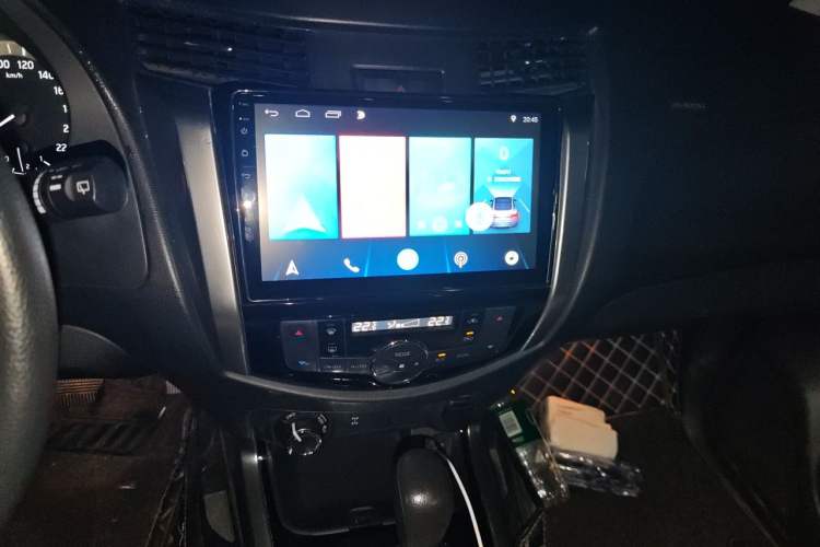 Used Nissan Terra 2018 2.5L Automatic 4x4 Luxury Edition Audio And AC Panel