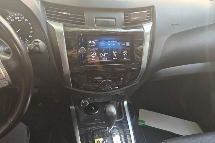 Used Nissan Terra 2018 2.5L Automatic 4x4 Flagship Edition Audio And AC Panel