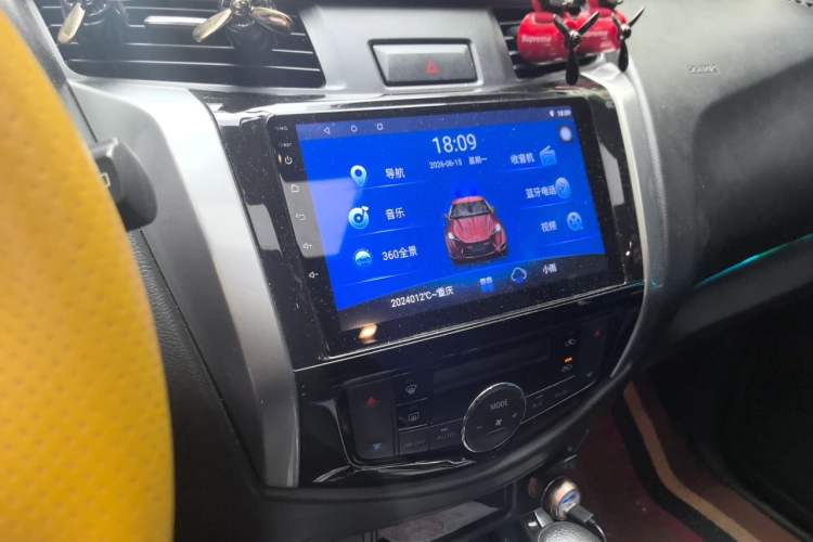 Used Nissan Terra 2018 2.5L Automatic 2WD Luxury Edition Audio And AC Panel