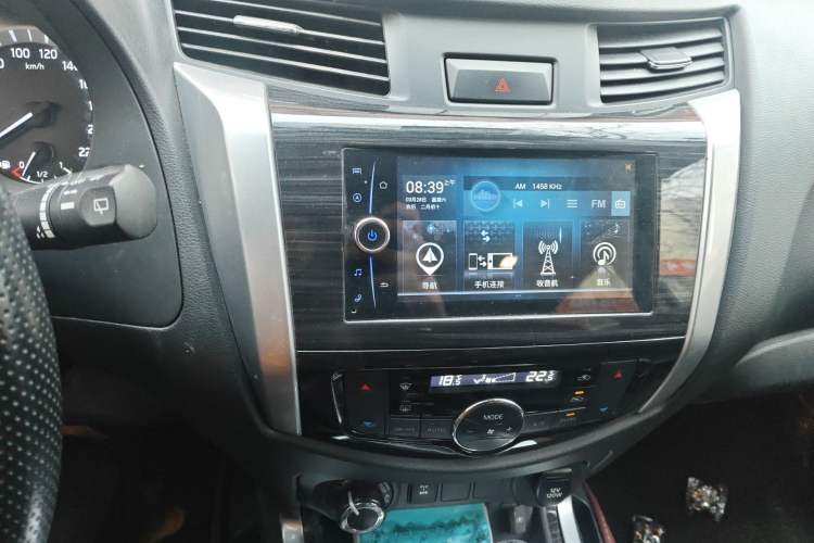 Used Nissan Terra 2018 2.5L Automatic 4x4 Flagship Edition Audio And AC Panel