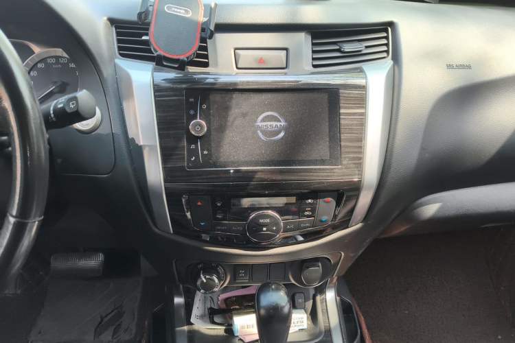 Used Nissan Terra 2018 2.5L Automatic 4x4 Flagship Edition Audio And AC Panel