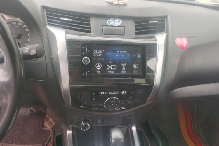 Used Nissan Terra 2018 2.5L Automatic 4x4 Flagship Edition Audio And AC Panel