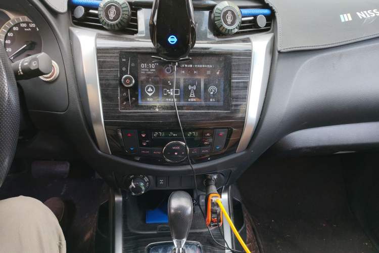 Used Nissan Terra 2018 2.5L Automatic 4x4 Flagship Edition Audio And AC Panel
