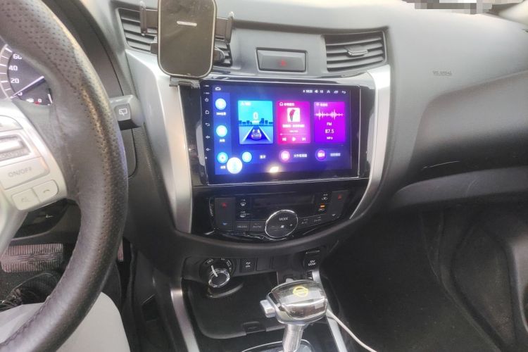 Used Nissan Terra 2018 2.5L Automatic 4x4 Luxury Edition Audio And AC Panel