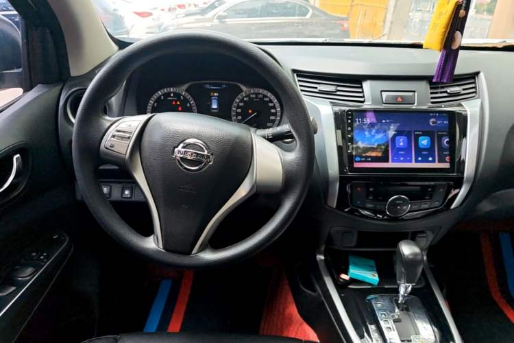 Used Nissan Terra 2018 2.5L Automatic 2WD Luxury Edition Center Console