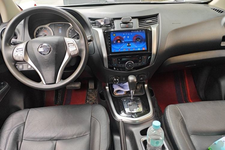 Used Nissan Terra 2018 2.5L Automatic 4x4 Luxury Edition Center Console