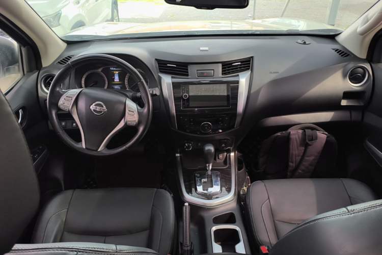 Used Nissan Terra 2018 2.5L Automatic 4x4 Flagship Edition Center Console
