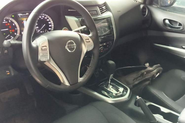 Used Nissan Terra 2018 2.5L Automatic 4x4 Flagship Edition Center Console