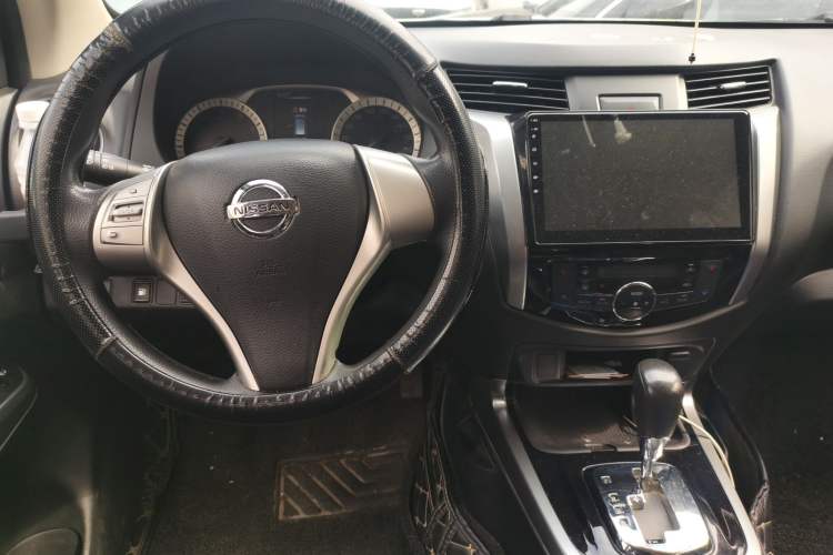 Used Nissan Terra 2018 2.5L Automatic 2WD Luxury Edition Center Console