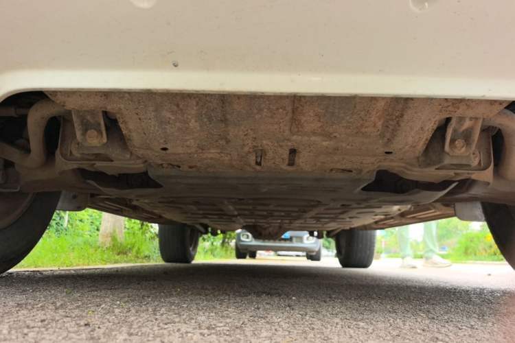 Used Nissan Terra 2018 2.5L Manual Two-Wheel Drive Elite Edition Chassis Front