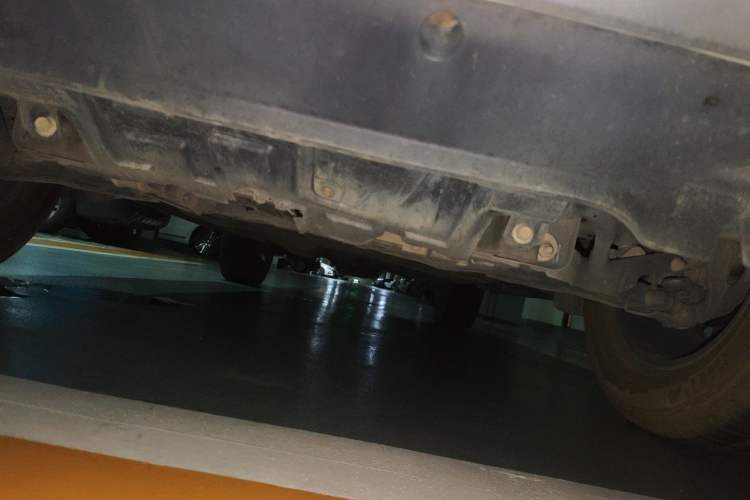 Used Nissan Terra 2018 2.5L Automatic 4x4 Luxury Edition Chassis Front