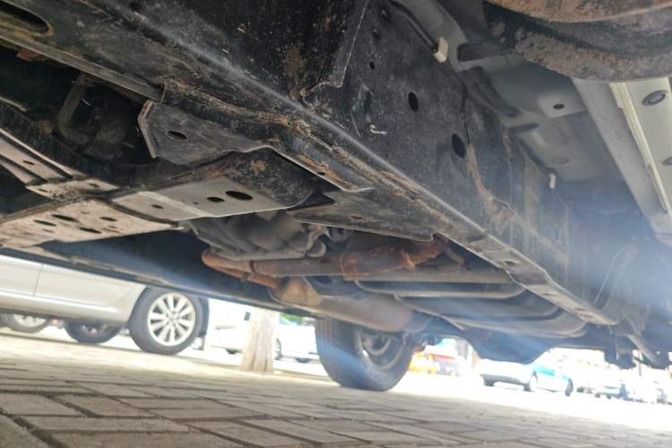 Used Nissan Terra 2018 2.5L Automatic 4x4 Flagship Edition Chassis Front Left