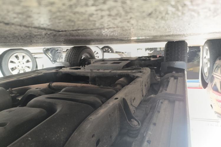Used Nissan Terra 2018 2.5L Manual Two-Wheel Drive Elite Edition Chassis Rear Left