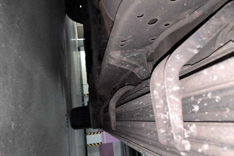 Used Nissan Terra 2018 2.5L Automatic 4x4 Flagship Edition Chassis Rear Right