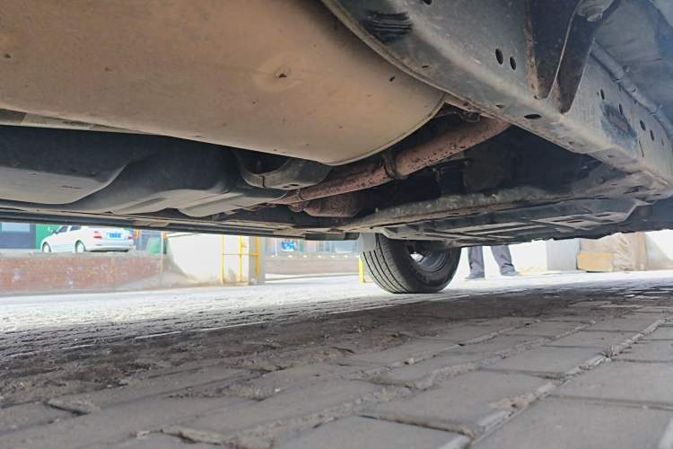 Used Nissan Terra 2018 2.5L Manual Two-Wheel Drive Elite Edition Chassis Rear Right