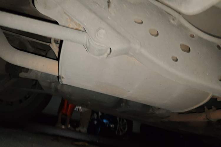 Used Nissan Terra 2018 2.5L Manual Two-Wheel Drive Elite Edition Chassis Rear Right
