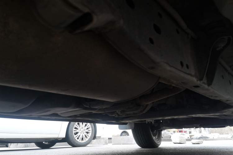 Used Nissan Terra 2018 2.5L Automatic 4x4 Luxury Edition Chassis Rear Right