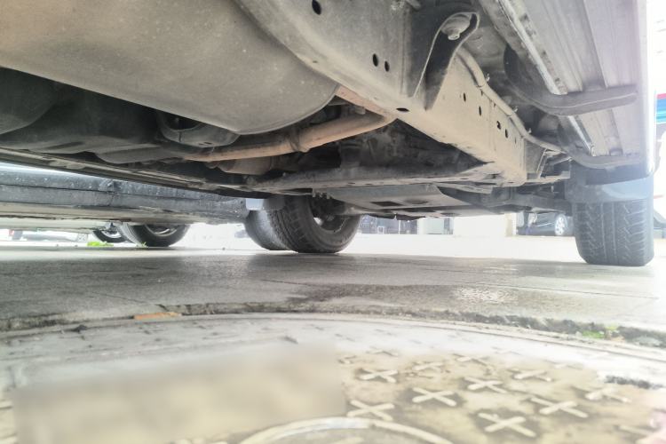 Used Nissan Terra 2018 2.5L Manual Two-Wheel Drive Elite Edition Chassis Rear Right
