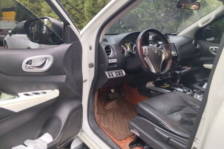Used Nissan Terra 2018 2.5L Automatic 4x4 Luxury Edition Driver Seat