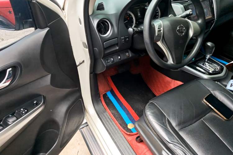 Used Nissan Terra 2018 2.5L Automatic 2WD Luxury Edition Driver Seat