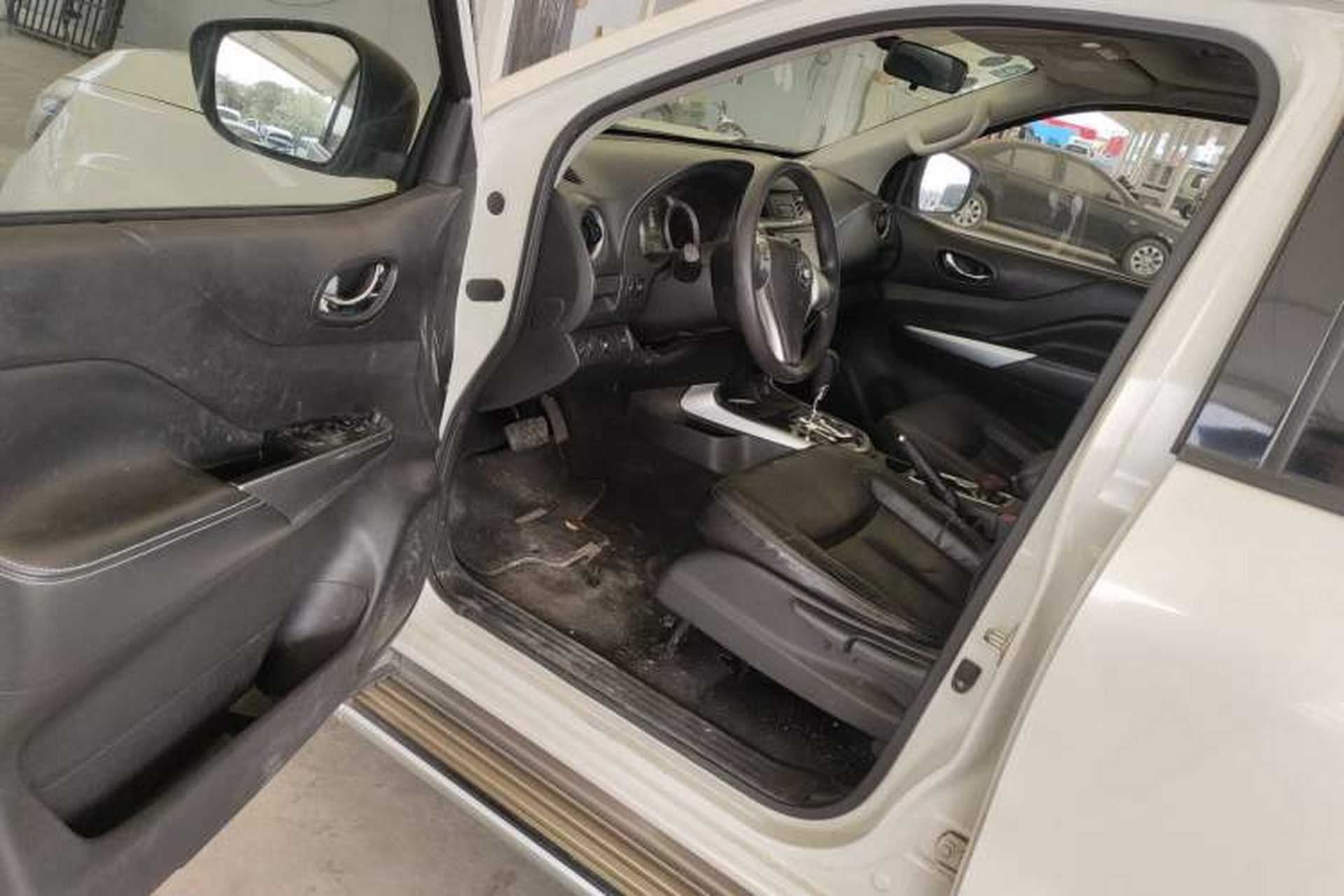 Used Nissan Terra 2018 2.5L Automatic 2WD Luxury Edition Driver Seat