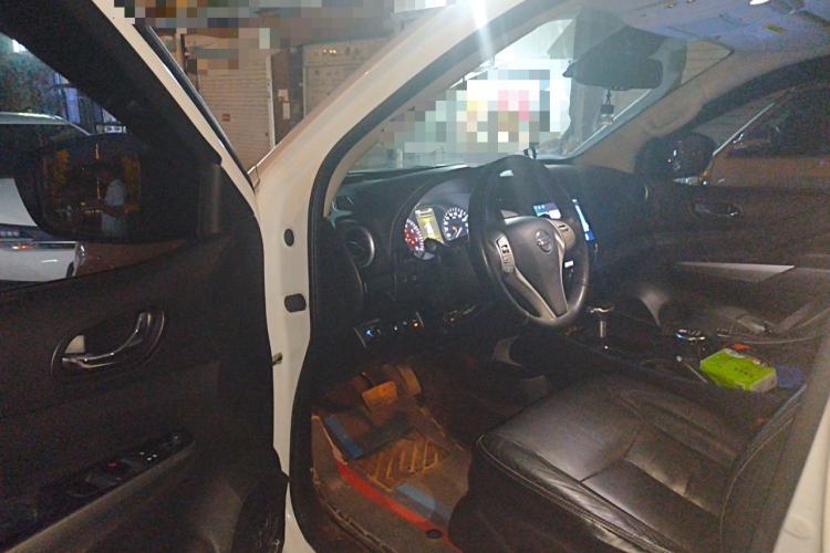 Used Nissan Terra 2018 2.5L Automatic 4x4 Flagship Edition Driver Seat
