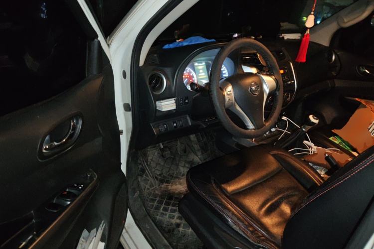 Used Nissan Terra 2018 2.5L Manual Two-Wheel Drive Elite Edition Driver Seat
