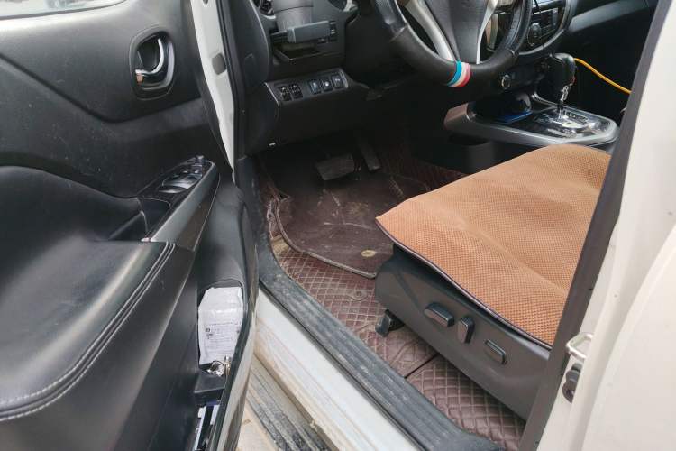 Used Nissan Terra 2018 2.5L Automatic 4x4 Flagship Edition Driver Seat