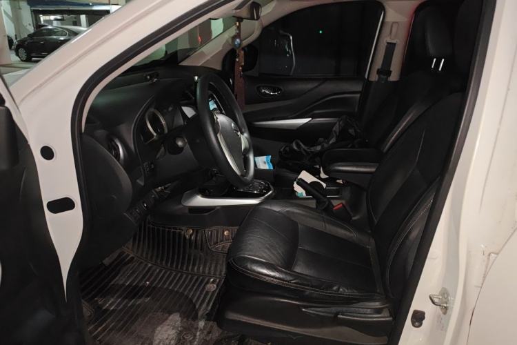 Used Nissan Terra 2018 2.5L Automatic 4x4 Luxury Edition Driver Seat