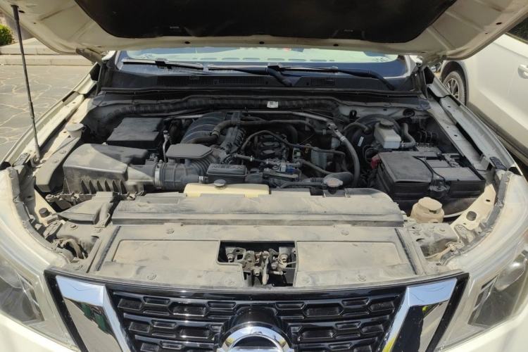 Used Nissan Terra 2018 2.5L Manual Two-Wheel Drive Leading Edition Engine Bay