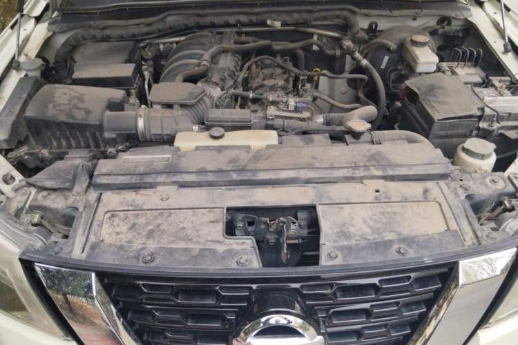 Used Nissan Terra 2018 2.5L Automatic 4x4 Luxury Edition Engine Bay